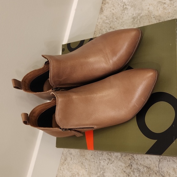 Bueno Vale F23 Stone Natural size 41 ankle bootie - Picture 11 of 16